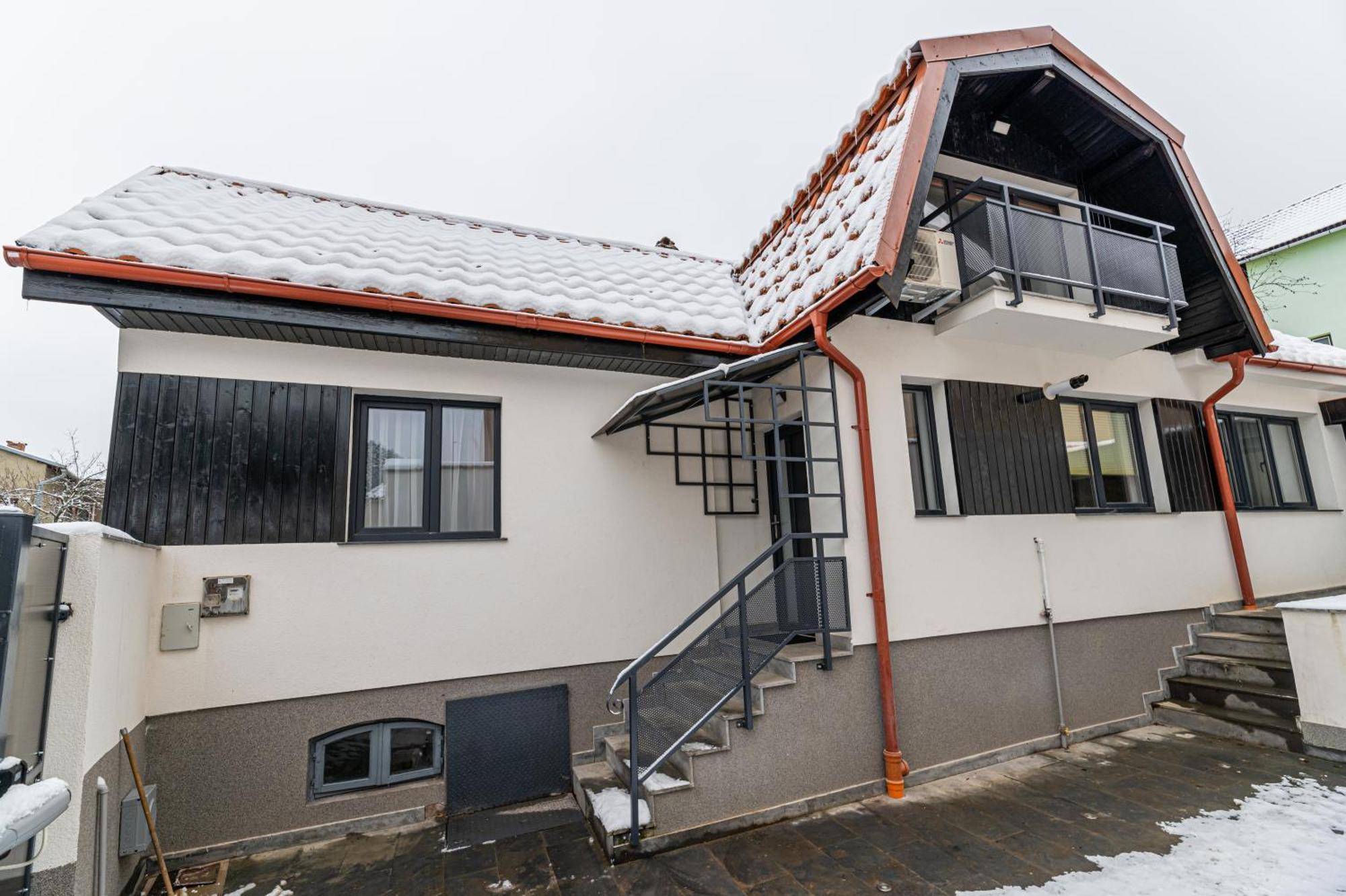 Sun Villas Accommodation Braşov Extérieur photo