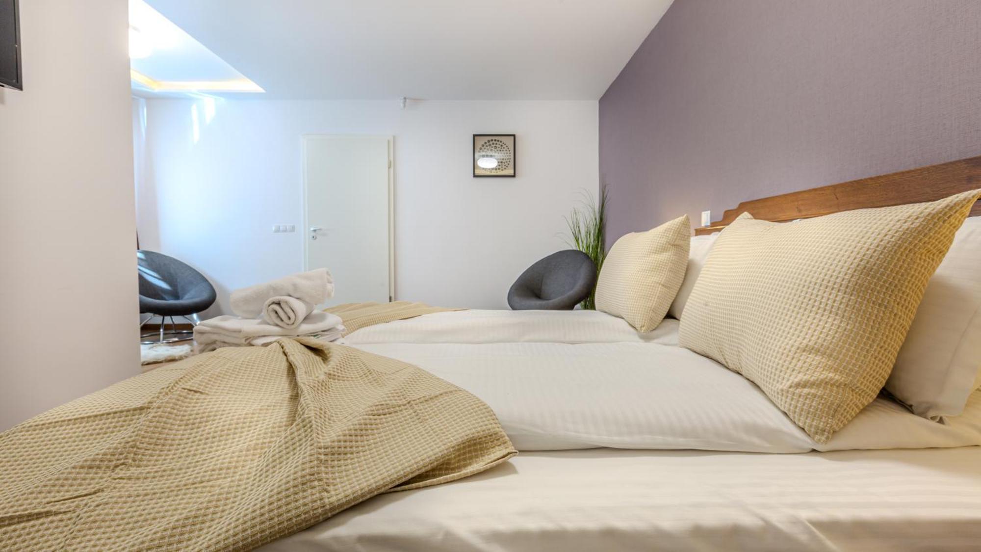 Sun Villas Accommodation Braşov Extérieur photo