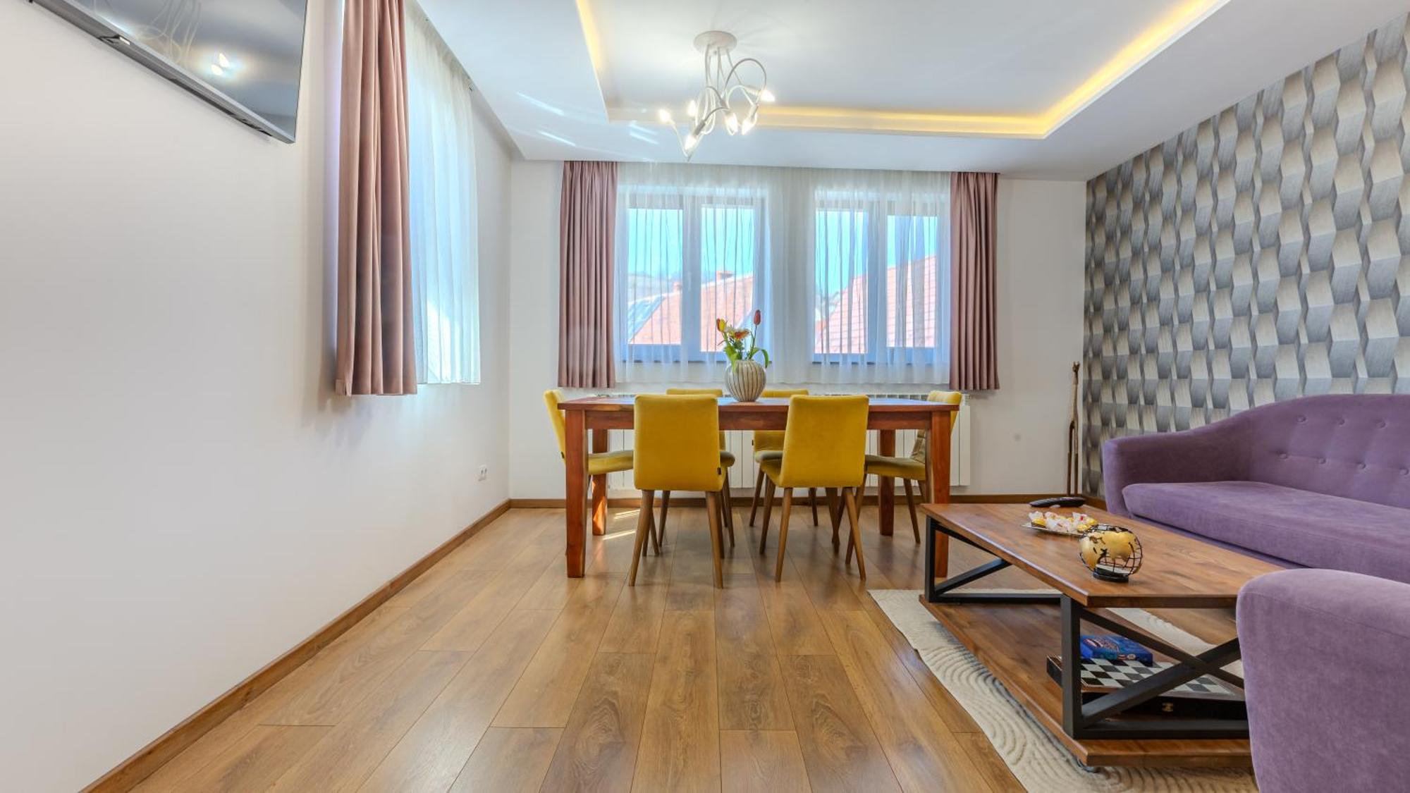Sun Villas Accommodation Braşov Extérieur photo